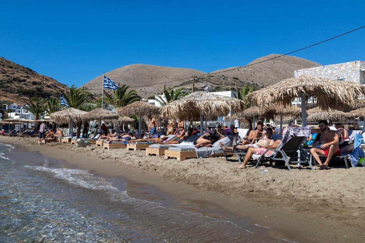 Blue Harmony Hotel Kini Екстериор снимка