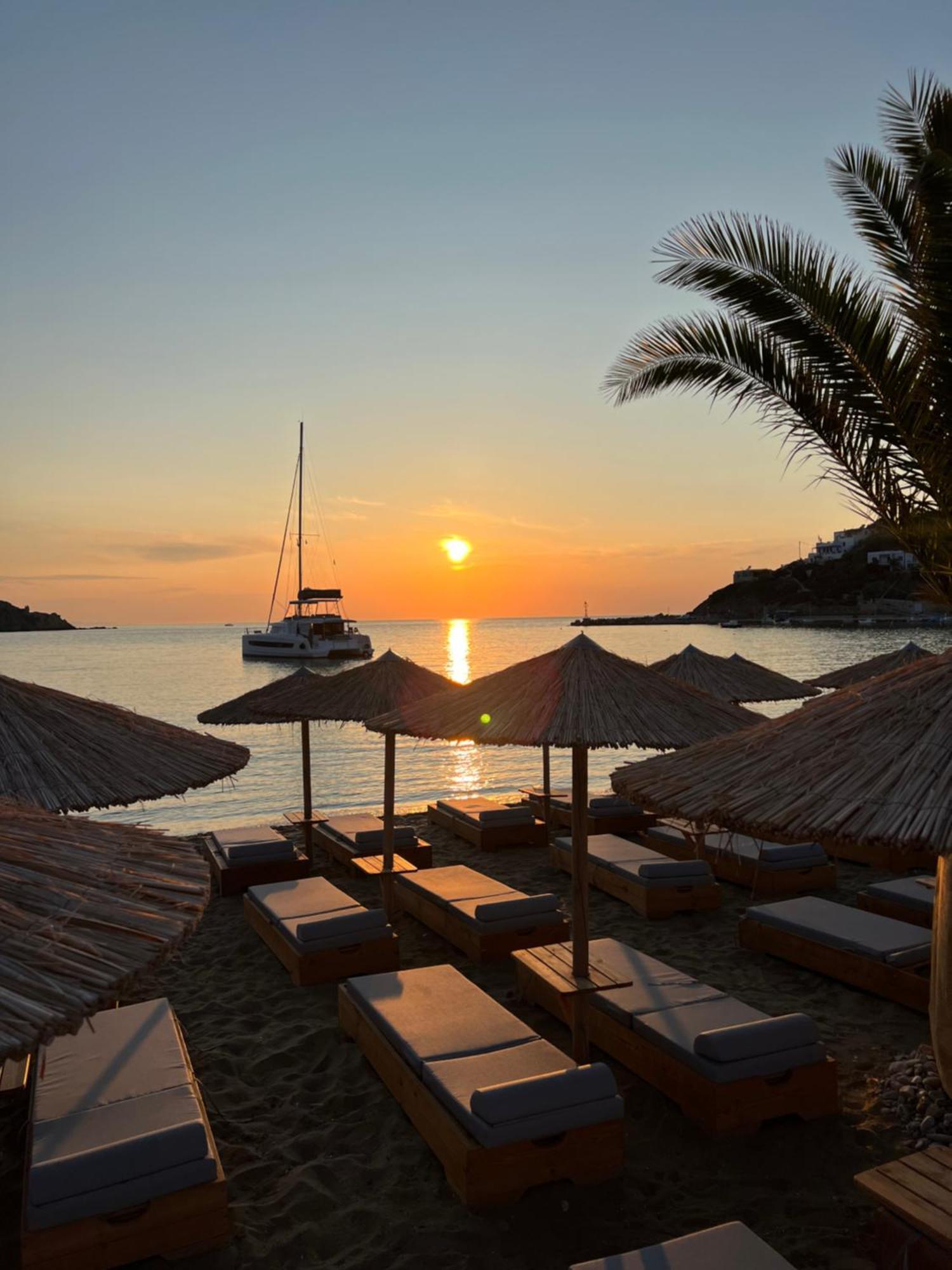 Blue Harmony Hotel Kini Екстериор снимка