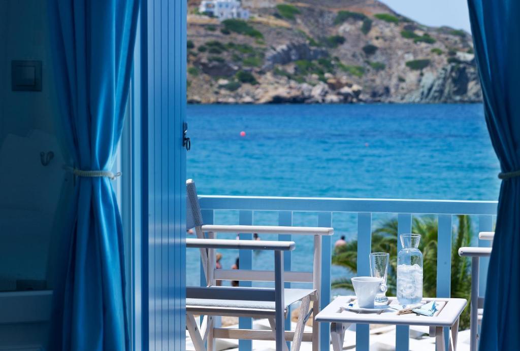 Blue Harmony Hotel Kini Екстериор снимка