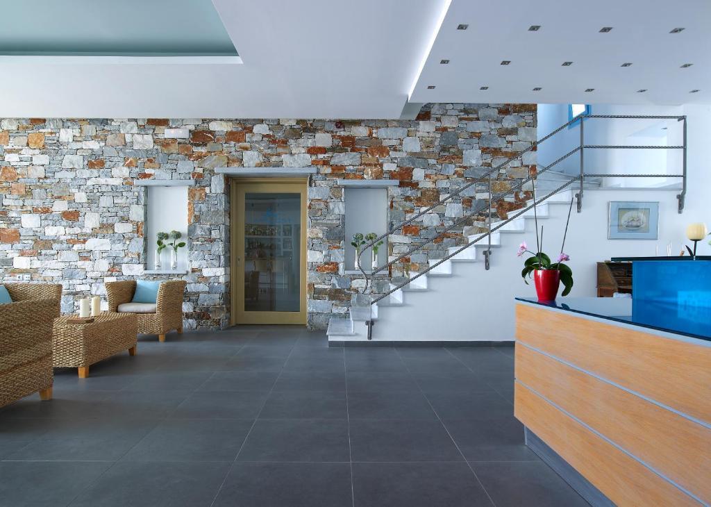 Blue Harmony Hotel Kini Екстериор снимка