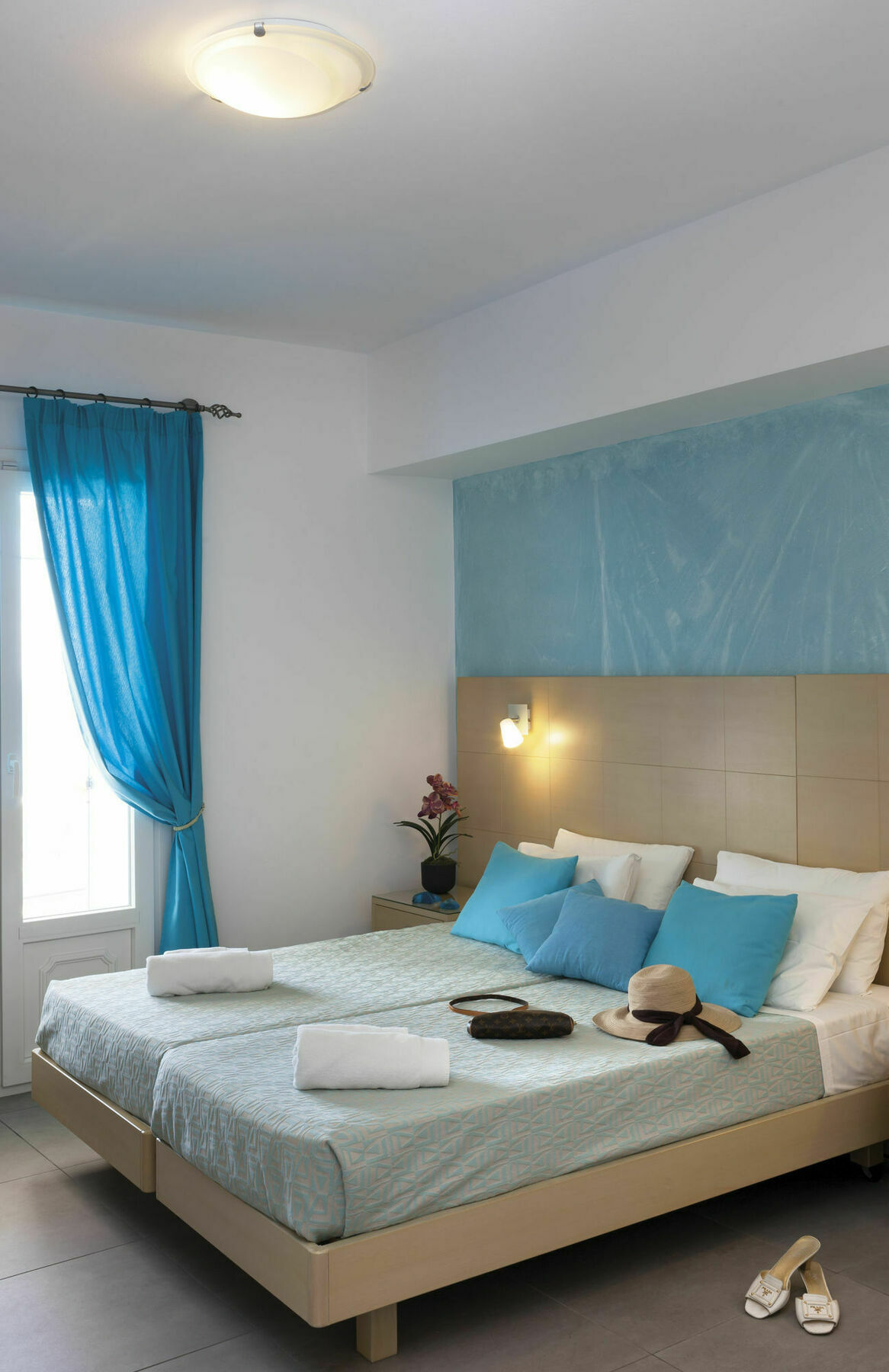 Blue Harmony Hotel Kini Екстериор снимка