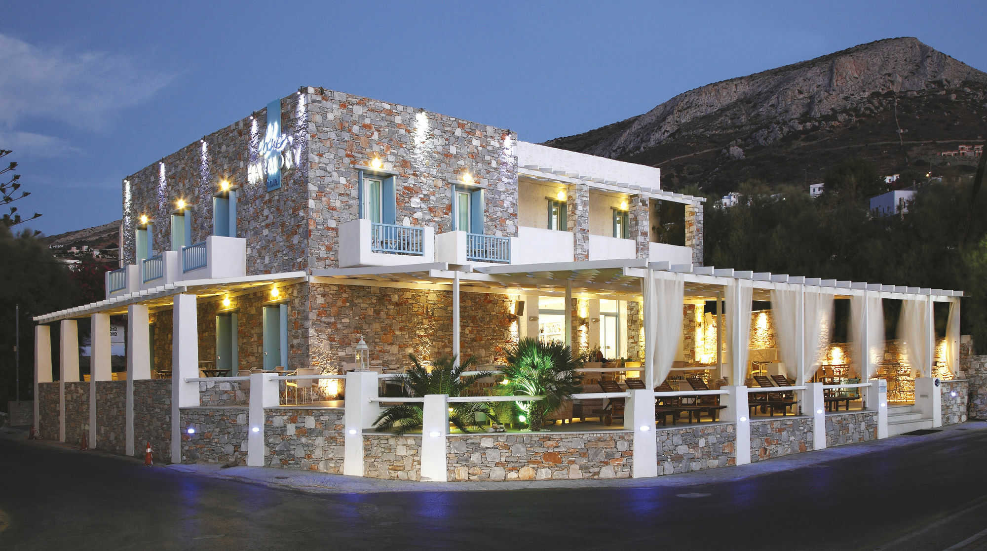 Blue Harmony Hotel Kini Екстериор снимка