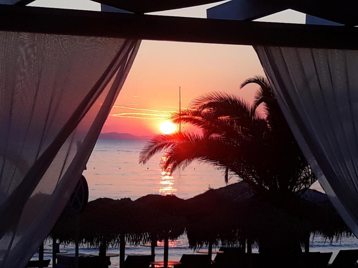 Blue Harmony Hotel Kini Екстериор снимка
